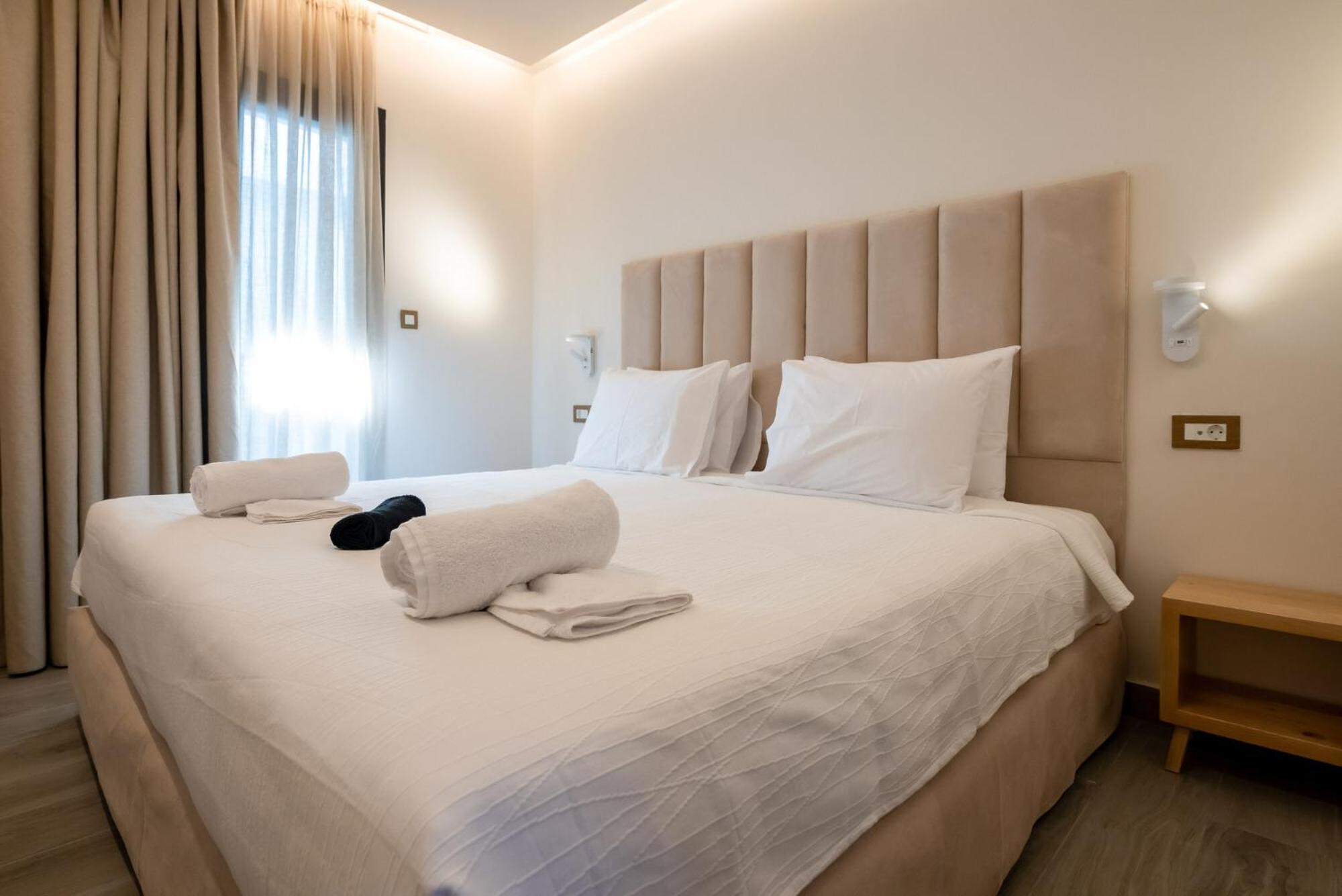 Ocean 11 Hotel Città di Skiathos Esterno foto